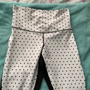 Never worn DYI medium cropped leggings